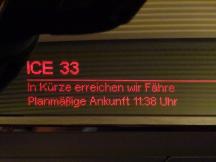 Anzeige im Zug von Hamburg nach Kopenhagen, dass bald der Fähranleger erreicht wird