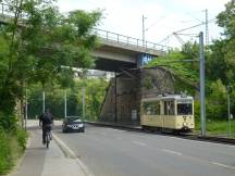 Tw 17 (Bj 1950) ex Neuss an der Eisenbahnunterführung Ratingen Düsseldorfer Str
