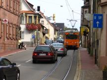 eingleisige Ortsdurchfahrt Großsachsen in Seitenlage