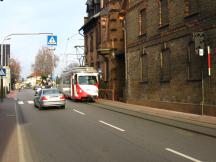 eingleisige Ortsdurchfahrt Großsachsen in Seitenlage, Bahn im Gegenverkehr