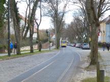 wechselnde Fahrbahnrandlage auf der Schleusenstr