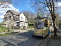 eingleisige Fahrbahnrandlage auf der Schleusenstr - führt zeitweise zum Linksverkehr