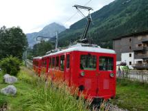 Tw 44 (Bj 1954) erreicht den Endbf Chamonix Mont Blanc