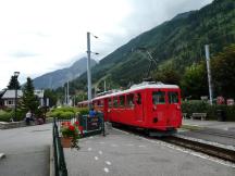 Tw 44 (Bj 1954) erreicht den Endbf Chamonix Mont Blanc