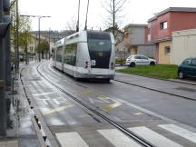 Rue des Prés, Spurführung nur aus dem Zentrum heraus