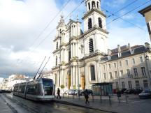 auf der Rue Saint-Jean vor Notre-Dame de l'Annonciation