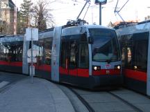 H Verbindungsbahn - da streift der ULF fast den Gegenzug und den Bahnsteig