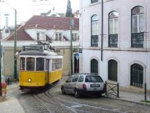 Gleisverschlingung in der Escolas Gerais im Stadtteil Alfama