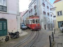 Gleisverschlingung in der Escolas Gerais im Stadtteil Alfama