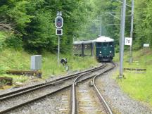 normalspurige ex-SBB Diesellok (Bj 1939) an der schmalsp. Ausweiche Erdmannlistein