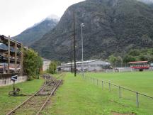Grono, Abzweig zum Depot des historischen Vereins SEFT, im Hintergrund rechts ABe 4/4 #41