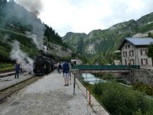 Bf Gletsch rechts der Rhône, Gleise auf der anderen Seite