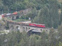 Güterzug auf dem Viadukt von Solis, Fahrtrichtung Tiefencastel