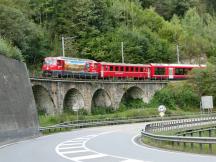 weiteres Viadukt in der Nähe der Solisbrücke, Fahrtrichtung Tiefencastel