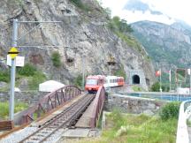 Brücke über den Trient bei Vernayaz: Beginn des Stromschienenabschnitts