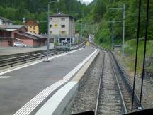 Wechsel von Oberleitung auf Stromschiene im Bf Le Châtelard-Frontière