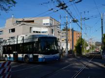 Bahnübergang Friesenbergstr (Kreuzung O-Bus - Uetlibergbahn)