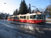 H Friedhof Enzenbühl (u.A.) der Linie 11 wird von der S18 ohne Halt durchfahren